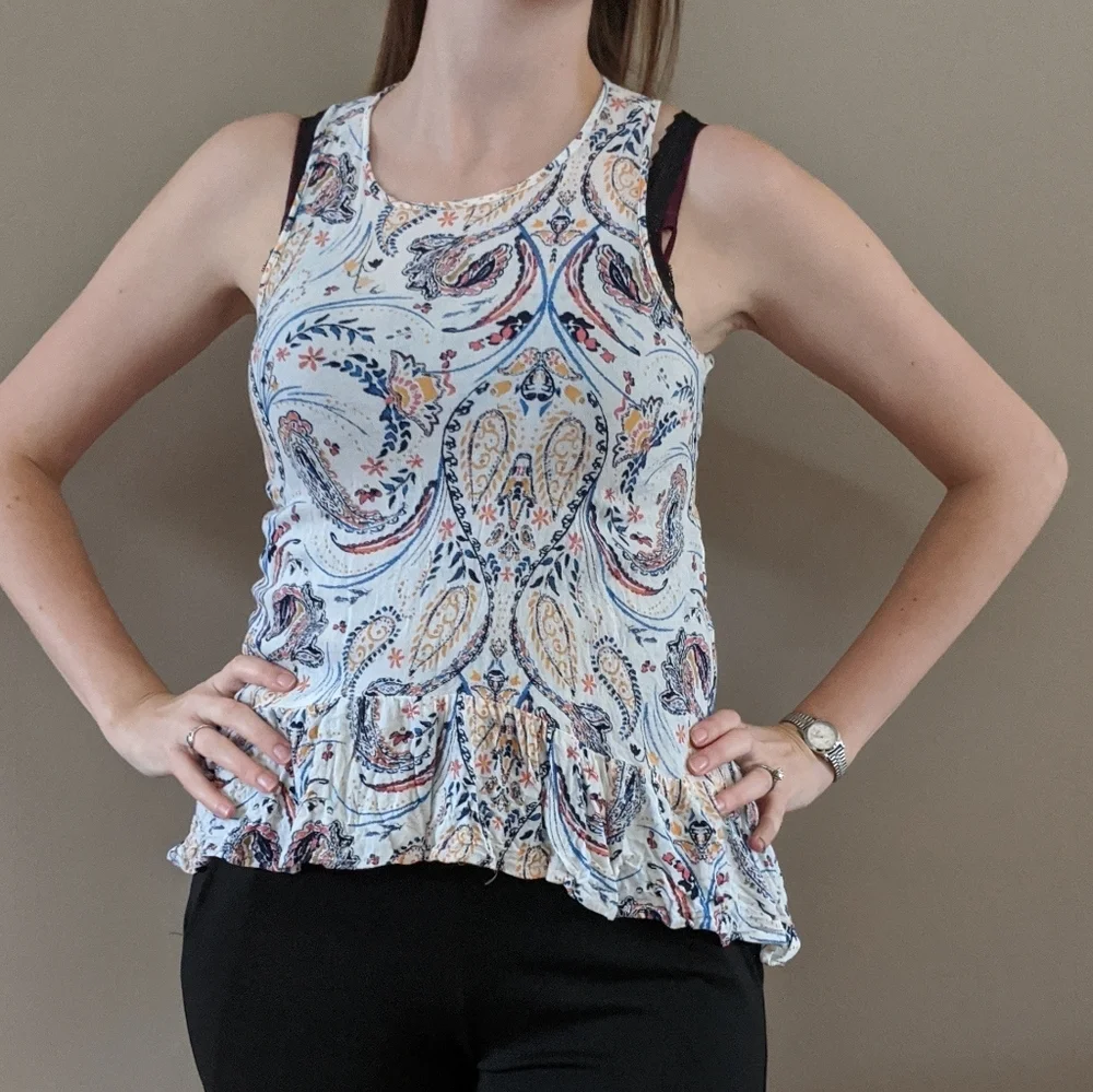 Xhilaration NWoT peplum tank top with key hole - Picture 3 of 8